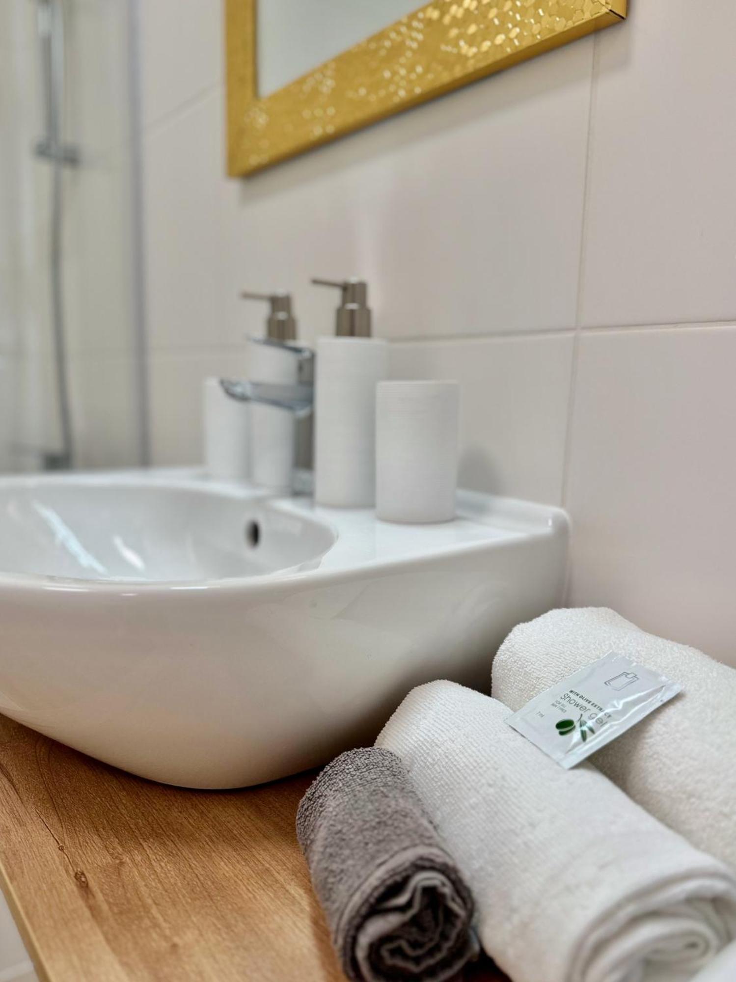 Standard By Hi5-corvin 7 * Budapeszt